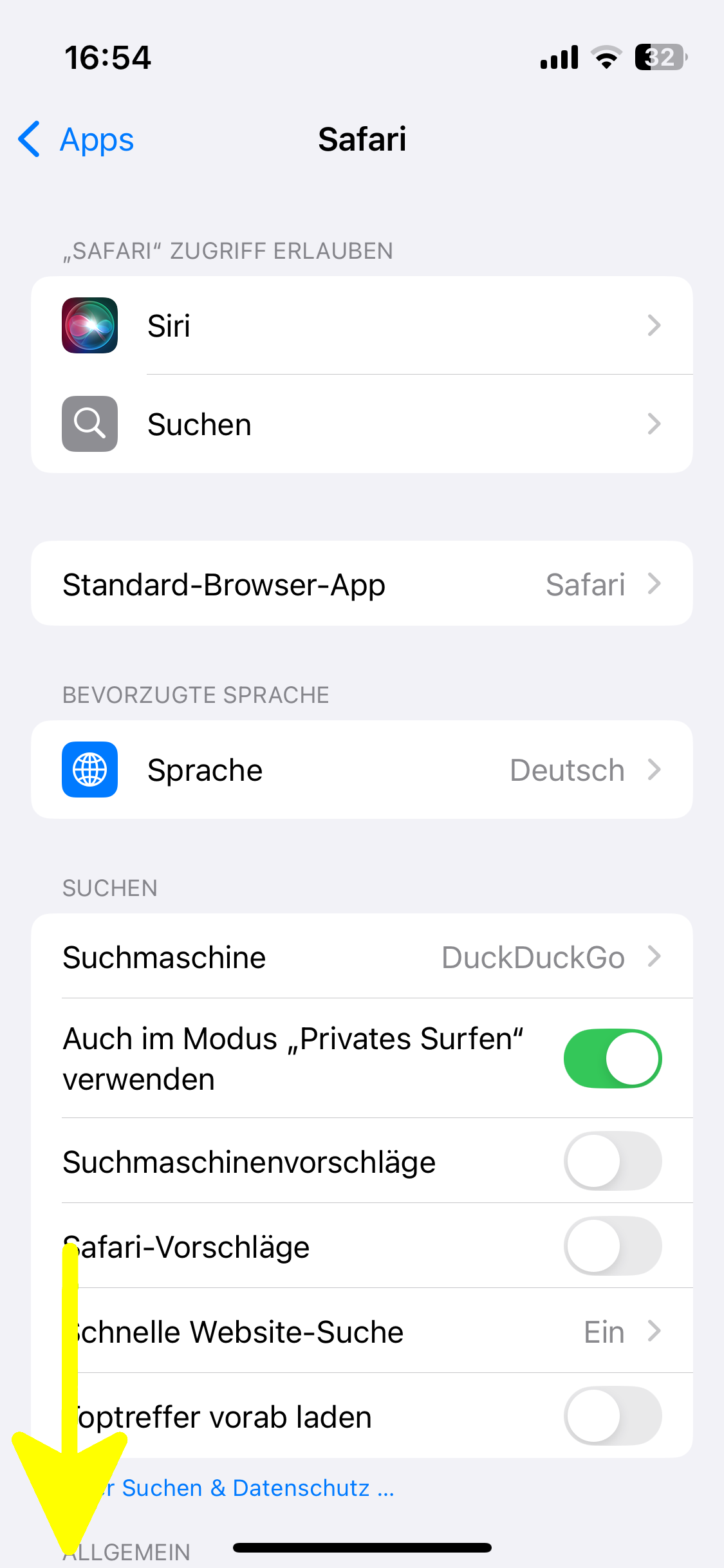 iOS-Einstellungen - Safari. Ein gelber, nach unten zeigender, Pfeil symbolisiert, dass nach unten gescrollt werden soll.